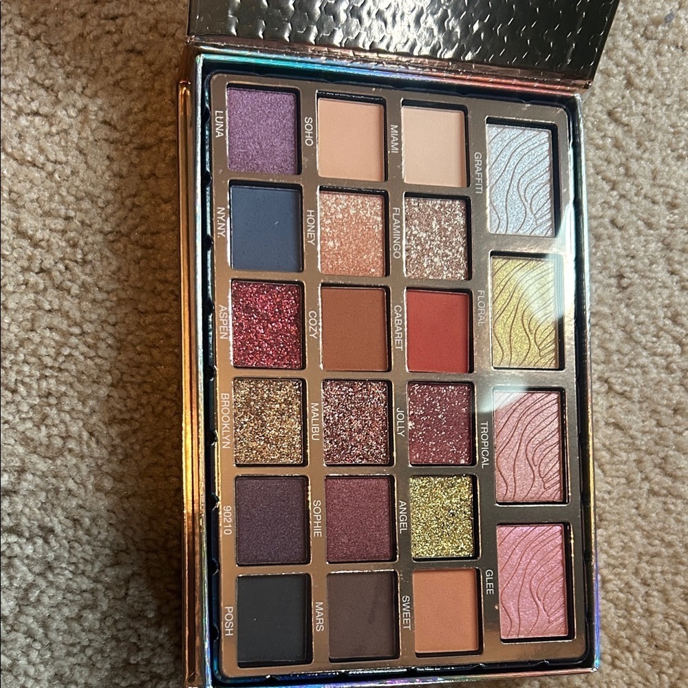Vibrant Eyeshadow Palette with Glitter Shades - Picture 2 of 4
